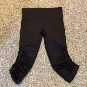 Lululemon Ebb and Flow leggings size 6